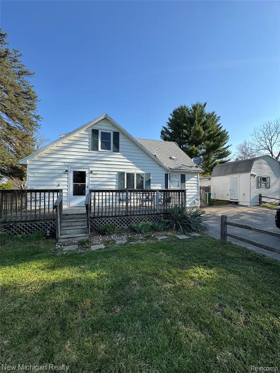 305 E Rolfe, Perry, MI 48872 — photo 2