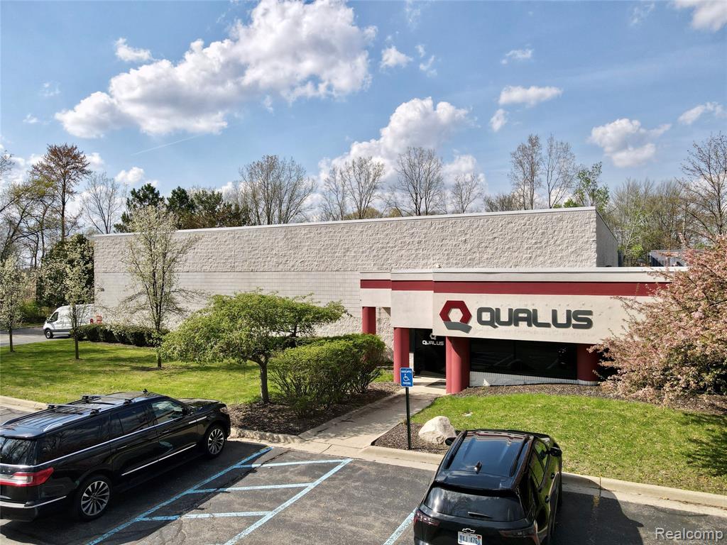 1200 W West Maple Road — photo