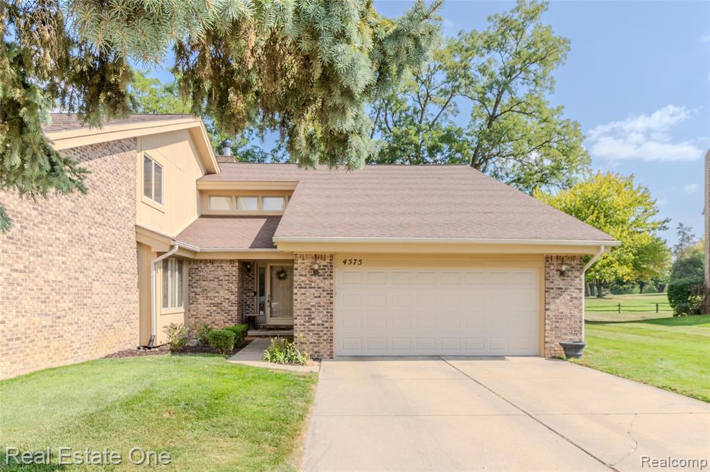 4575 Fairway Court — photo