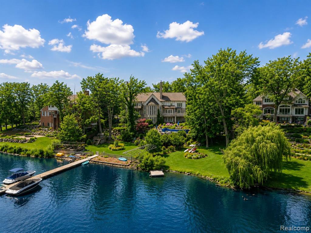 3075 Heron Pointe Drive — photo