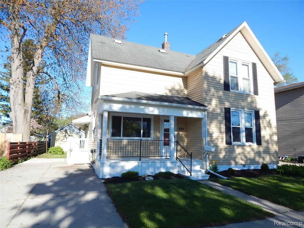 2711 Cherry Street — photo