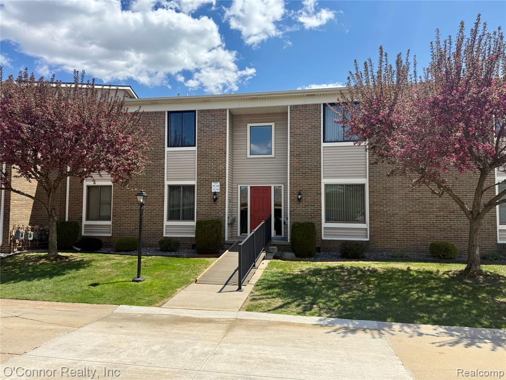 1660 River Road 19 — photo