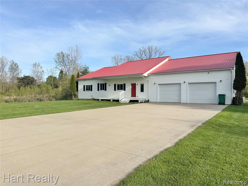 7982 Heinemann Road — photo