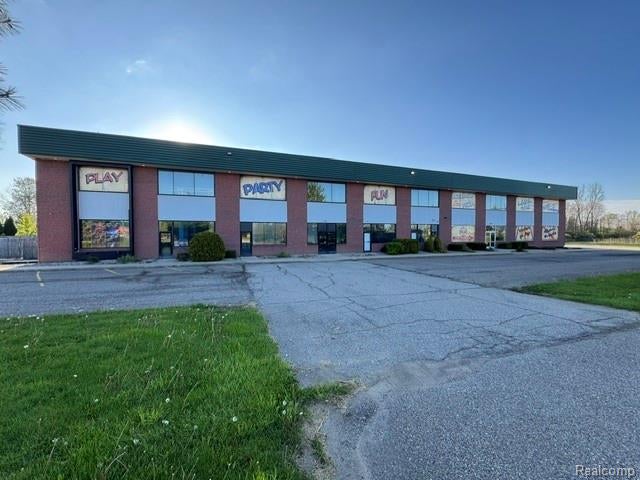 1800 N Burkhart Road — photo