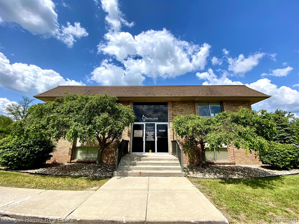 2290 E Hill Road — photo