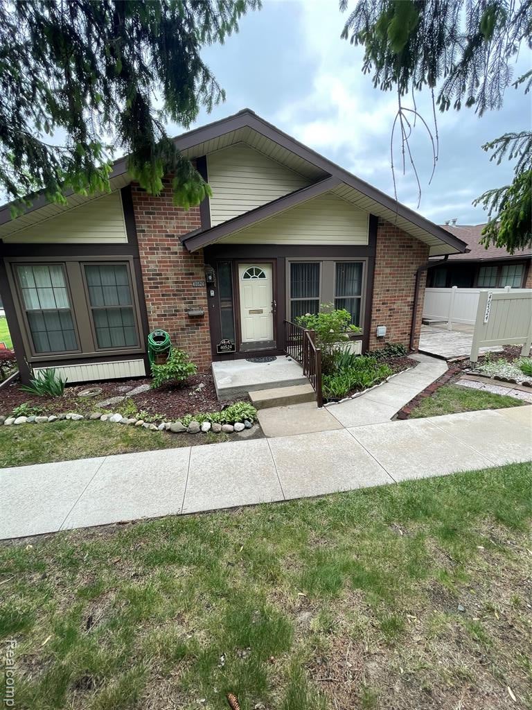 40524 Newport Drive — photo