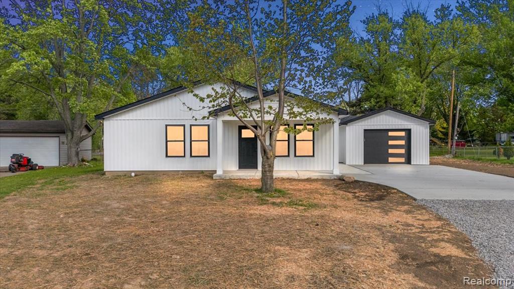 6165 Woodsdale Drive — photo