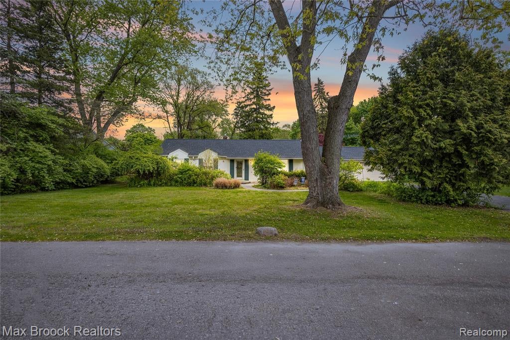 6485 Thurber Road — photo