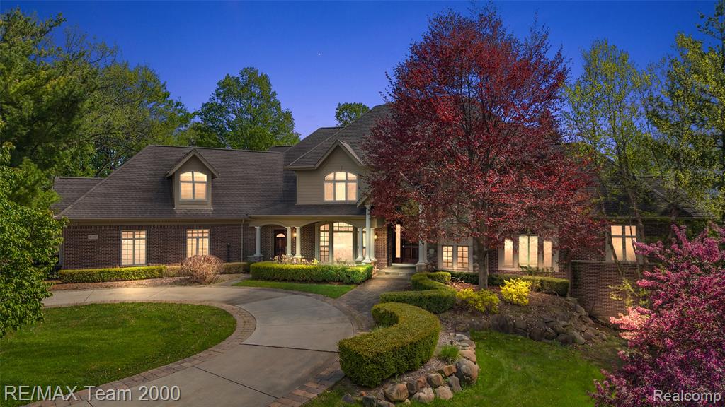 630 Sheldon Court, Rochester, MI 48306