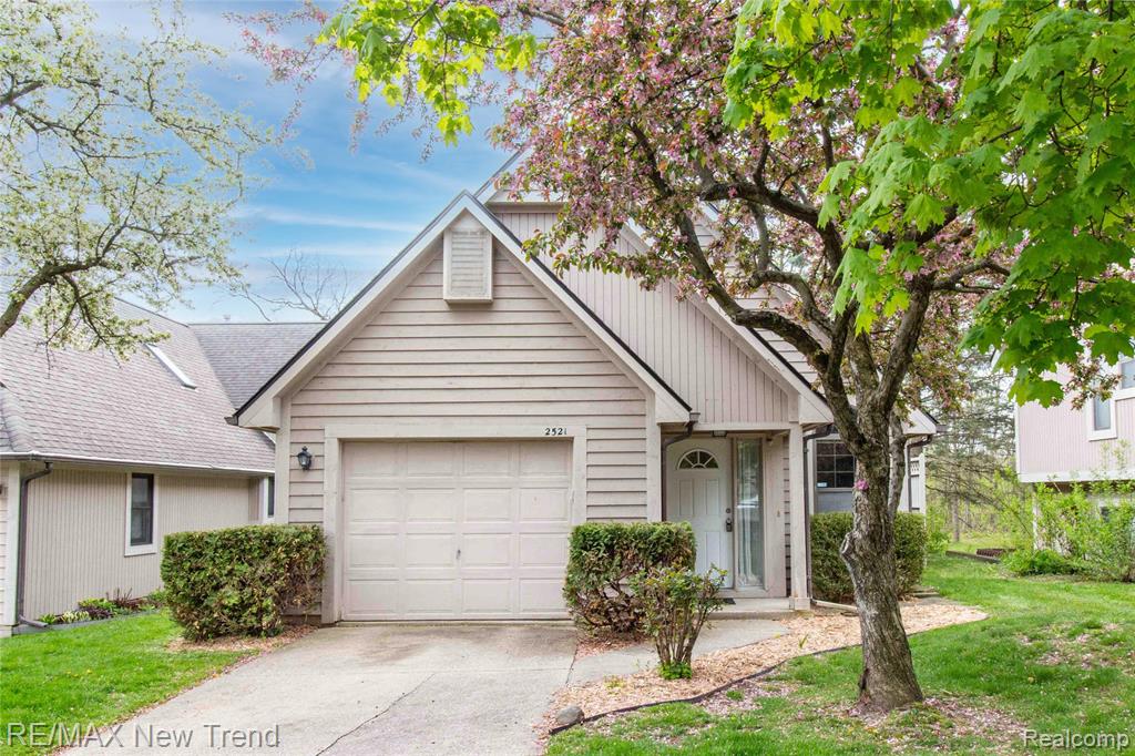 2521 Country Village Court — photo