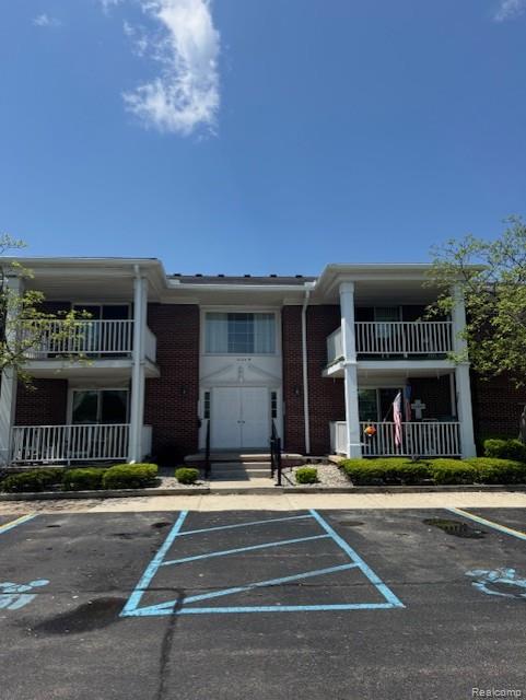 2100 Fort Street H-5 — photo