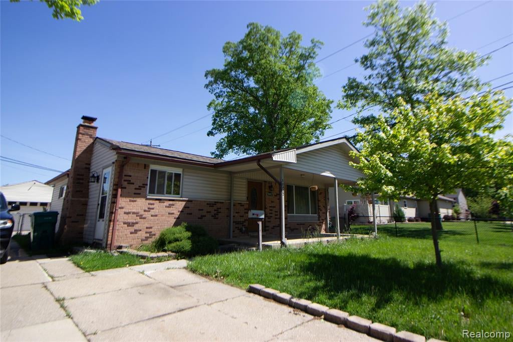 30422 Leroy Street — photo