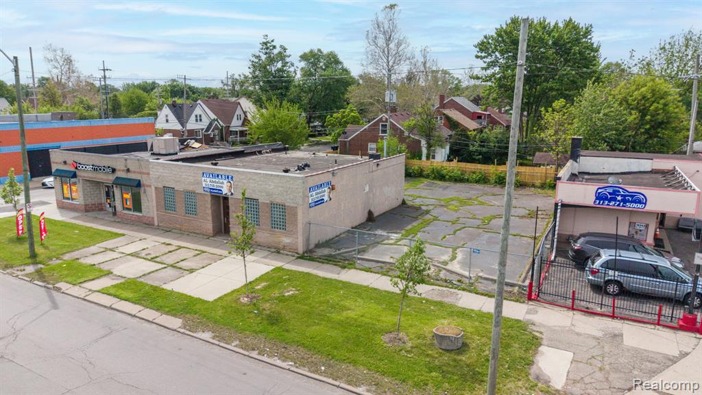 18311 - 18327 W Warren Avenue — photo