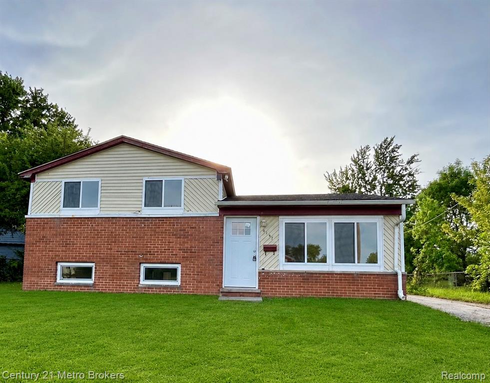 6187 Eldon Road — photo