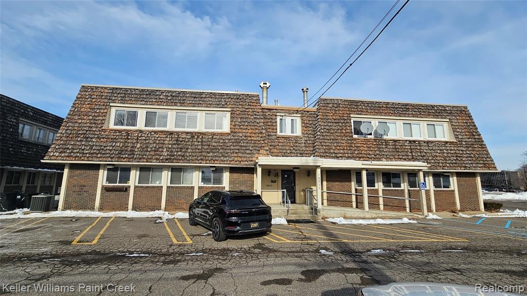18911 W 10 Mile Road — photo