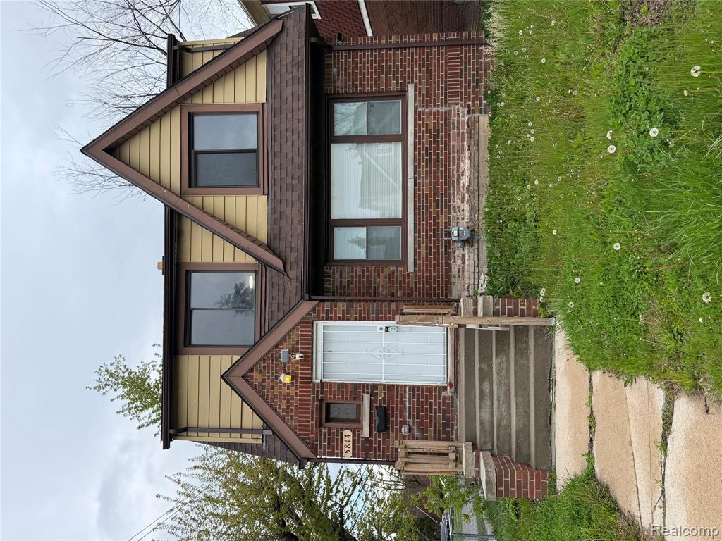 5814 Haverhill Street — photo