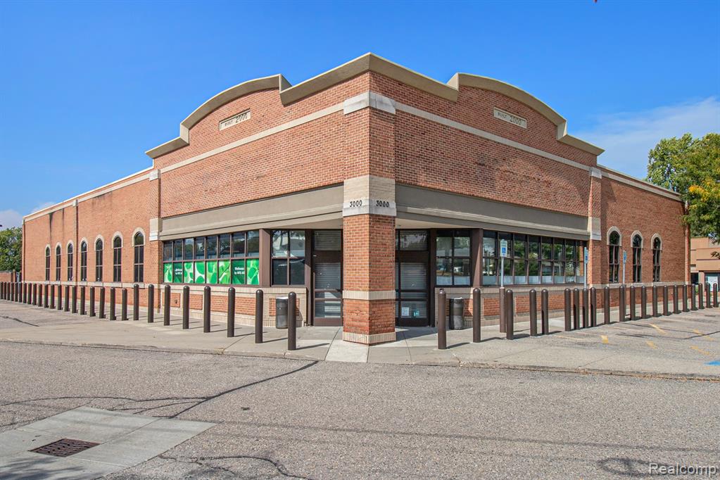3000 Orchard Lake Road — photo