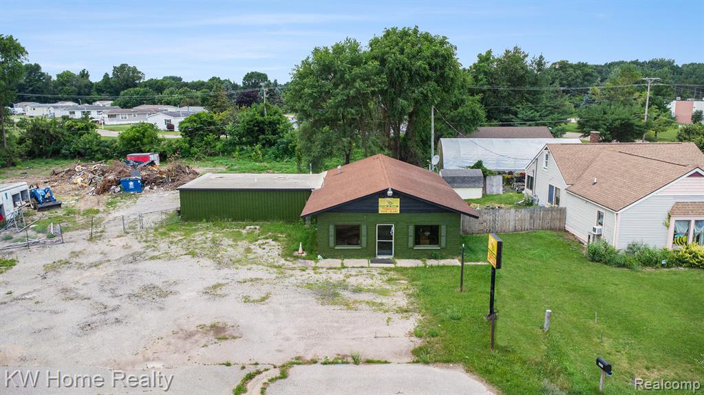 1223 E Caro Road — photo
