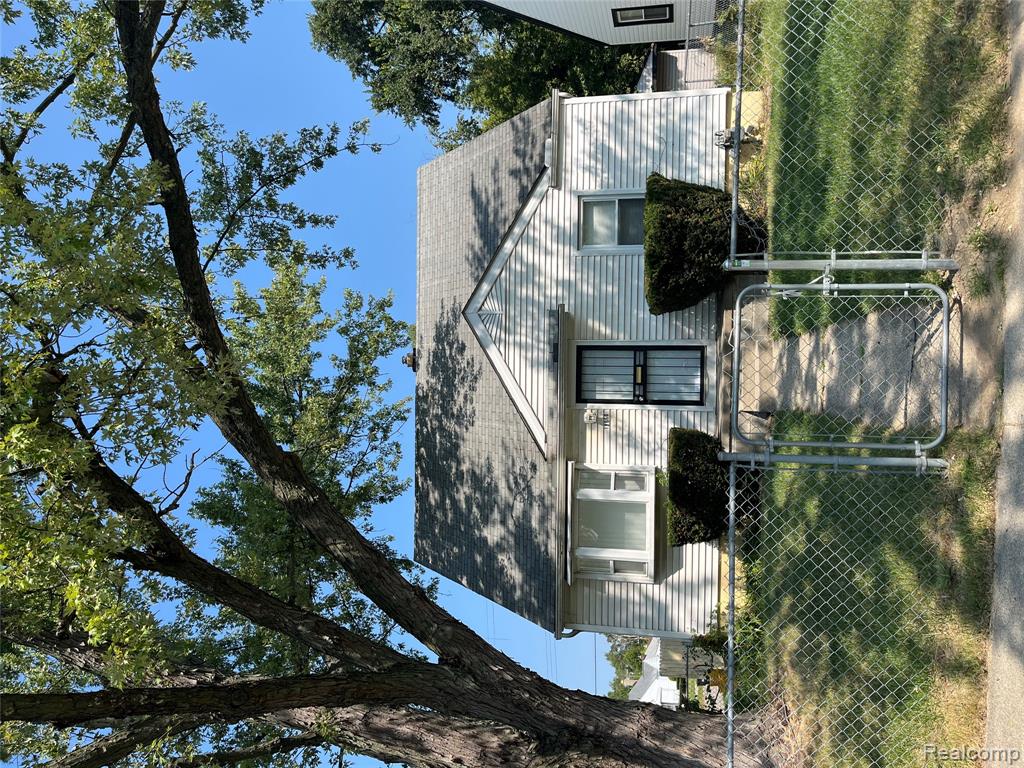 19650 W Chicago Street — photo