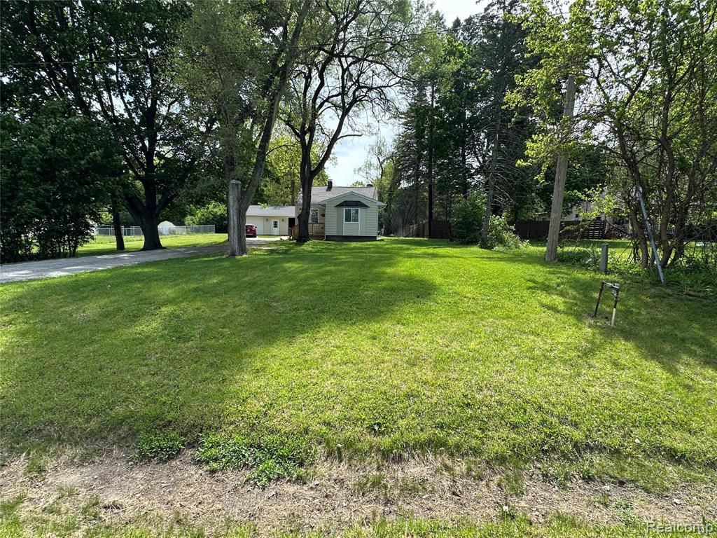 6161 River Road, Flushing, MI 48433 — photo 3