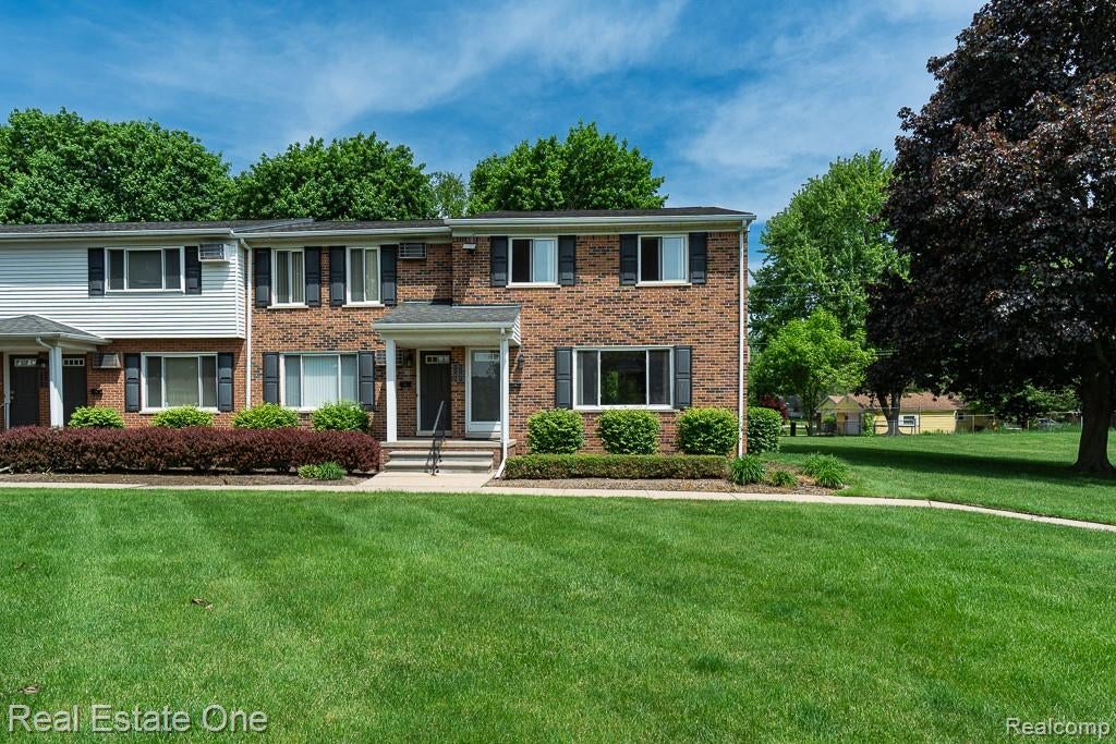 1147 Tienken Court — photo