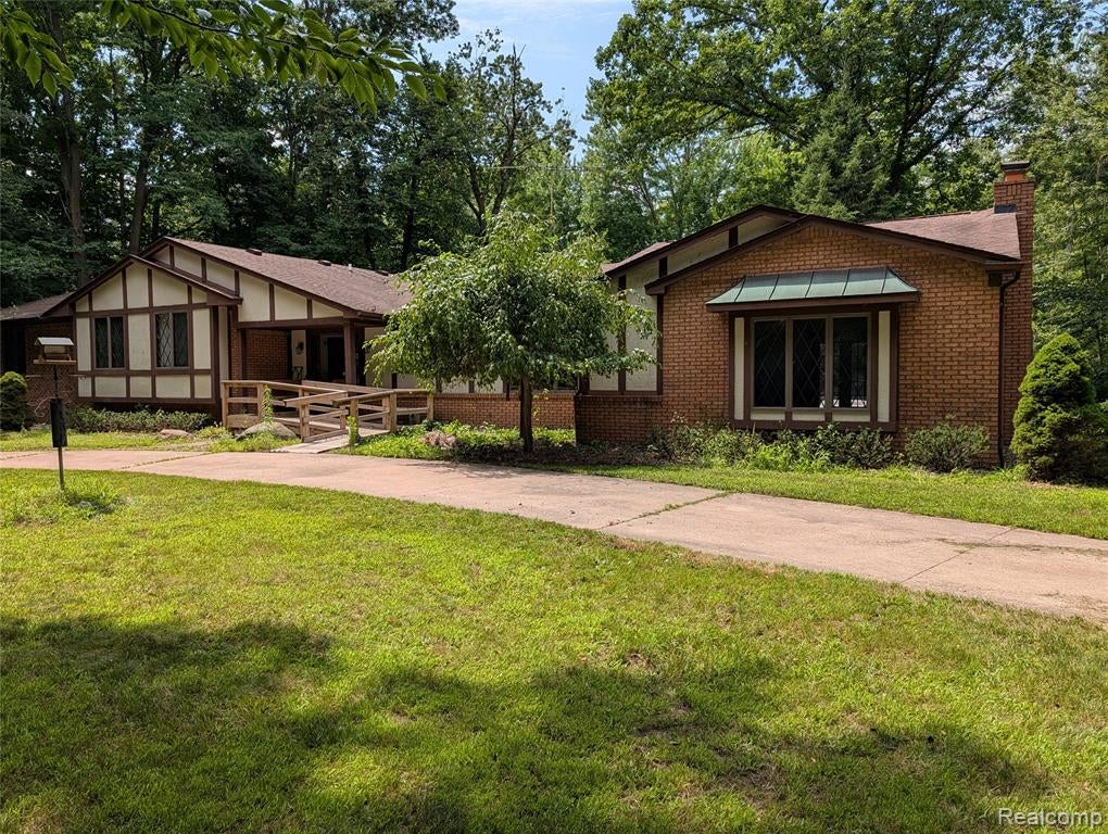 9345 Weber Road — photo