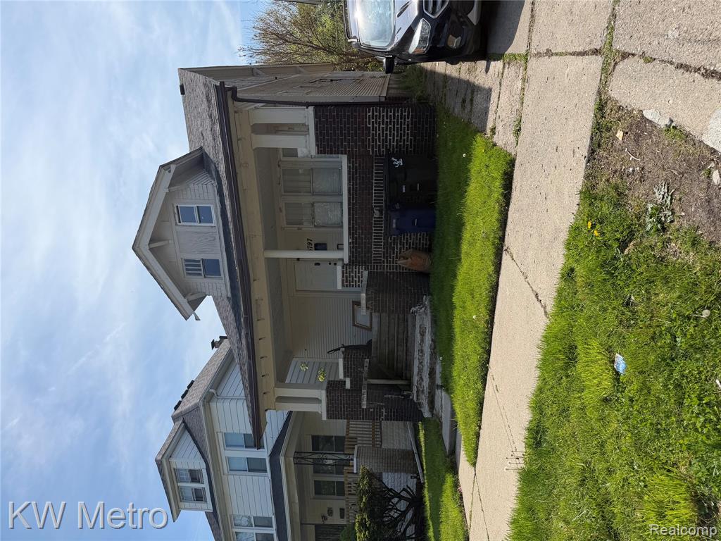 4797 Saint Clair Street — photo
