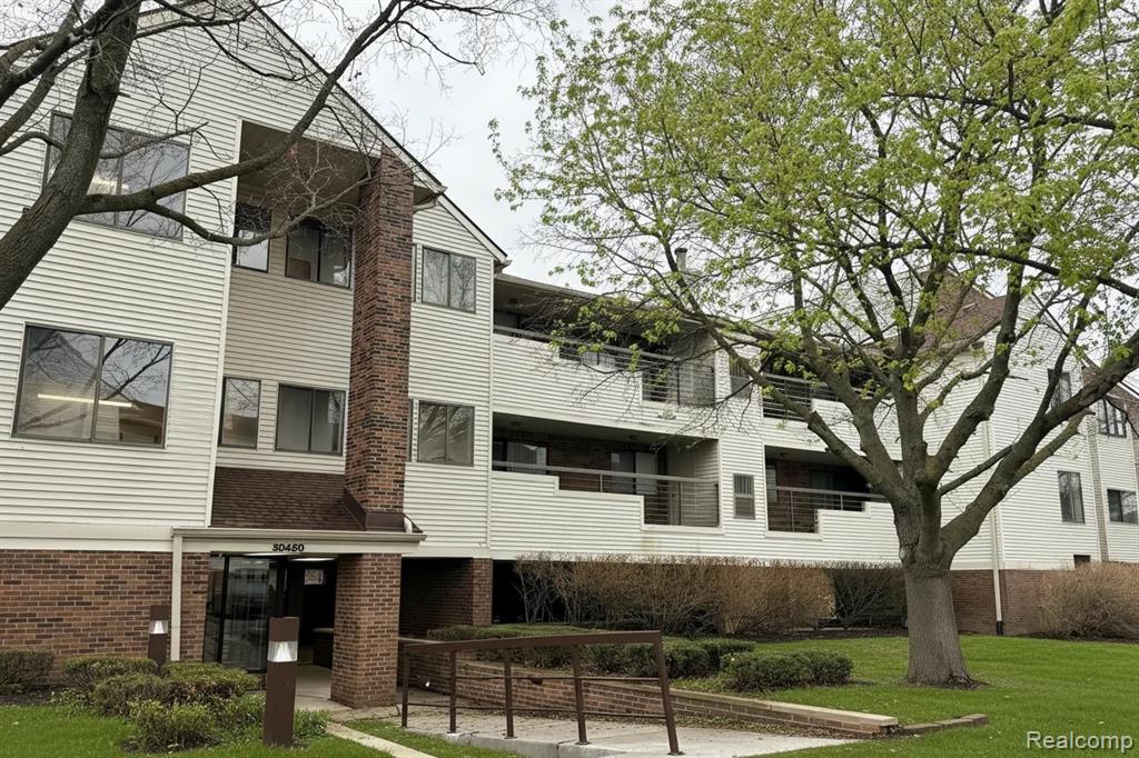 30450 Orchard Lake Road #73 — photo