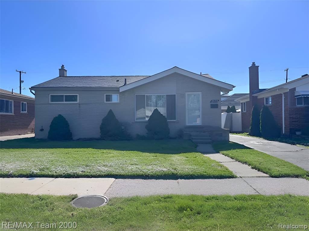 25154 Huron Street — photo