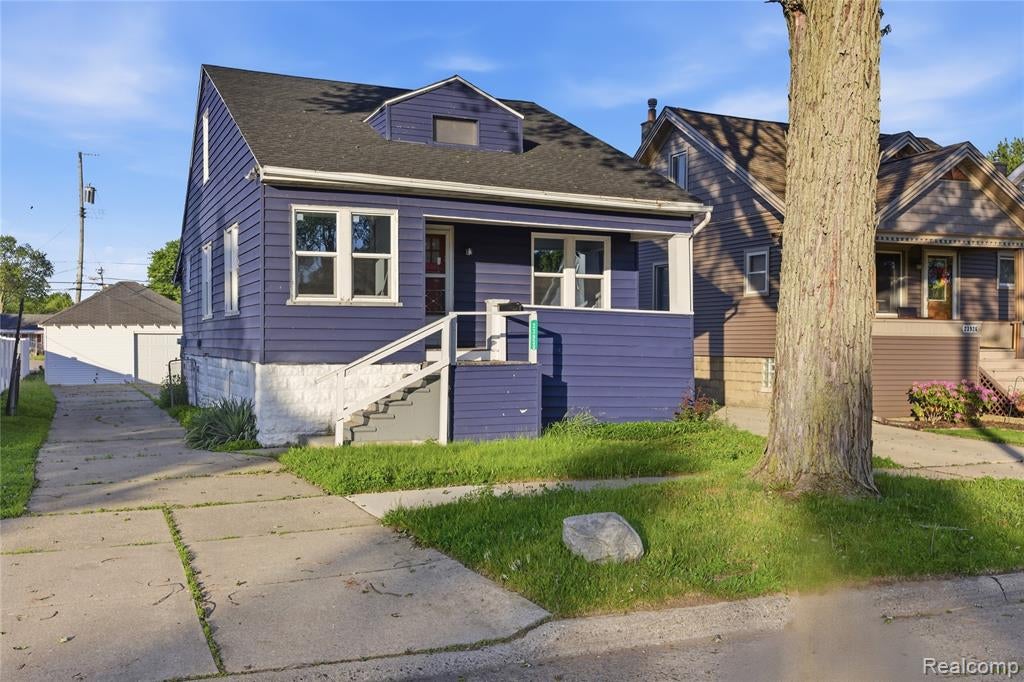 23930 Elmira Street — photo