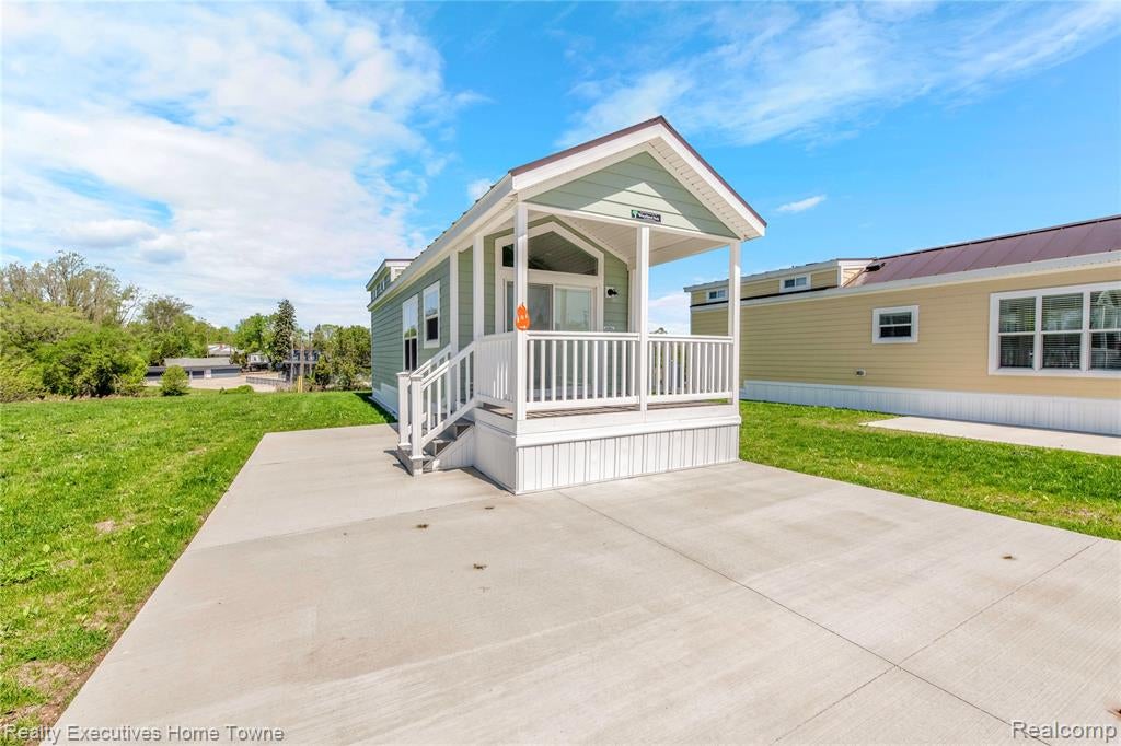 2301 Water St. Lot 8 — photo