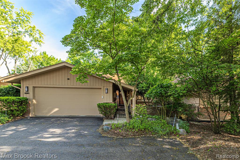 3685 Quail Hollow Drive — photo