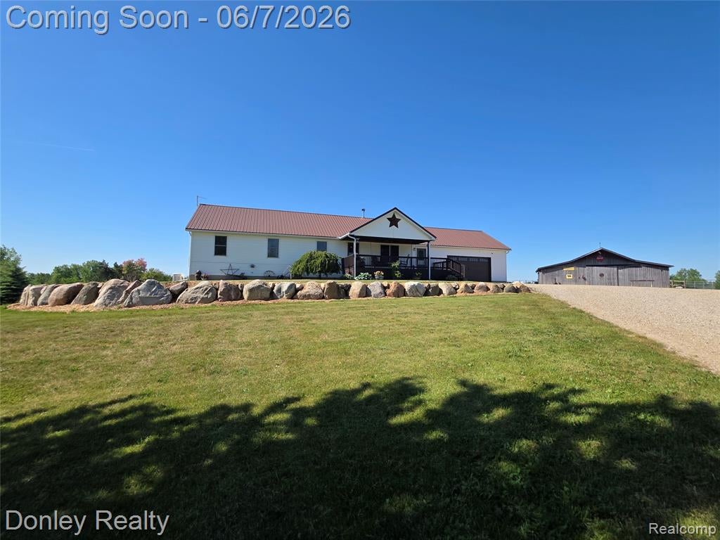 5121 Cotter Road — photo