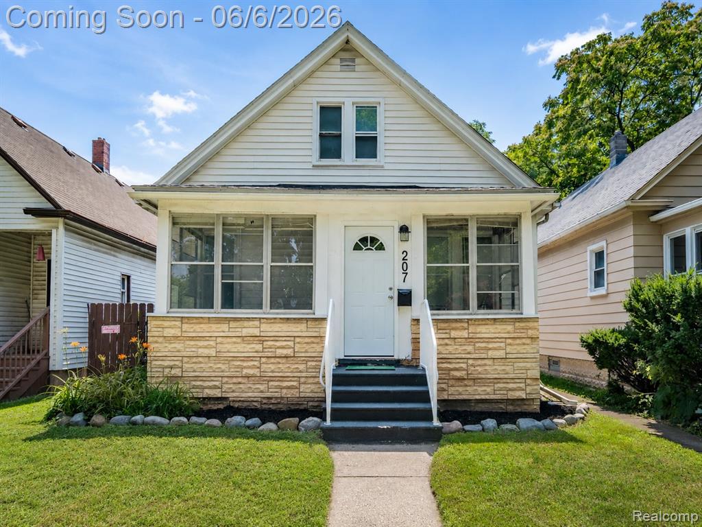 207 Richter Street — photo