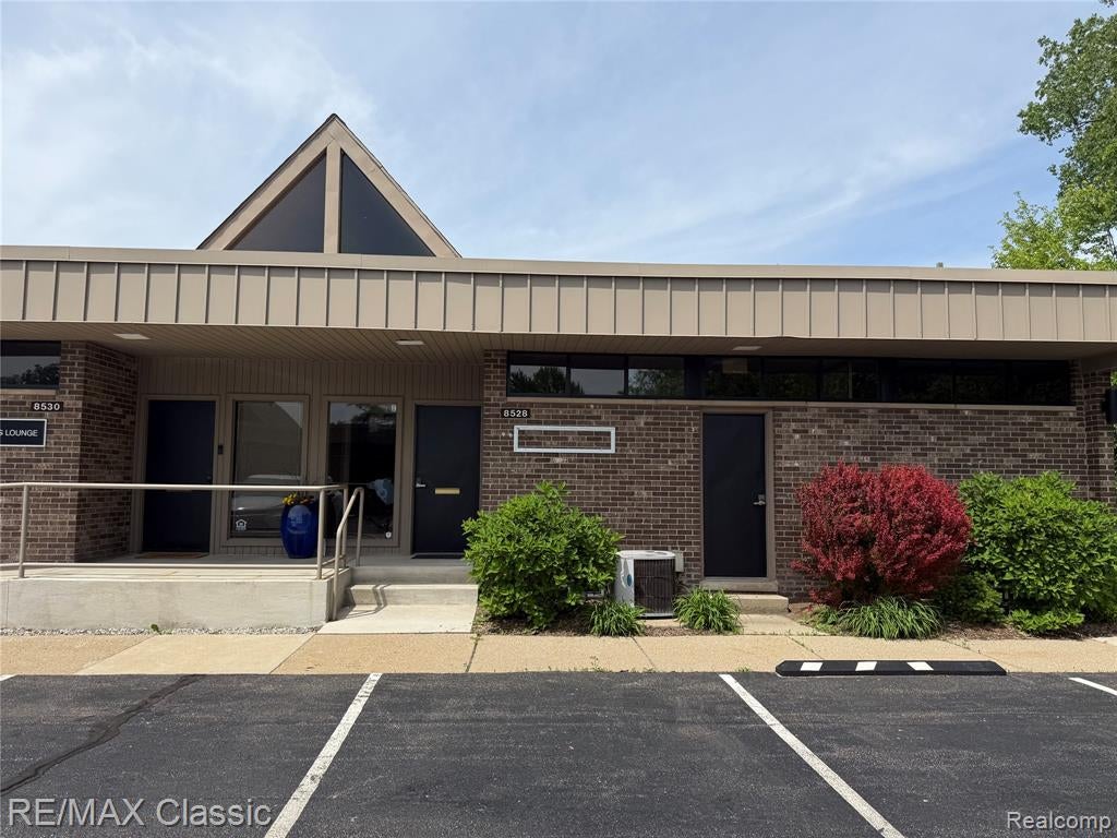 8528 N Canton Center Road — photo