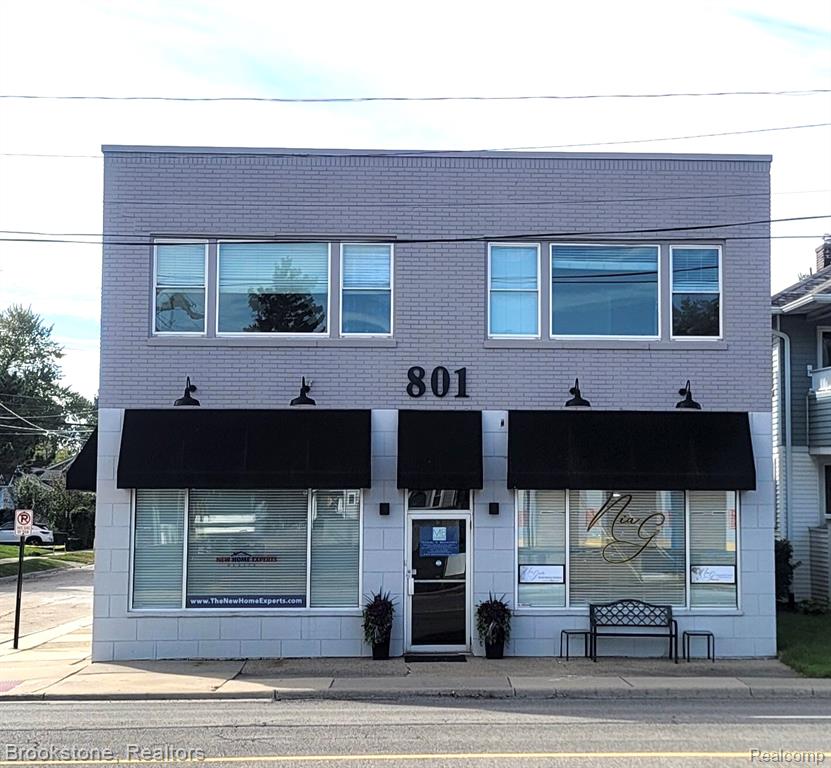 801 W 11 Mile Road — photo