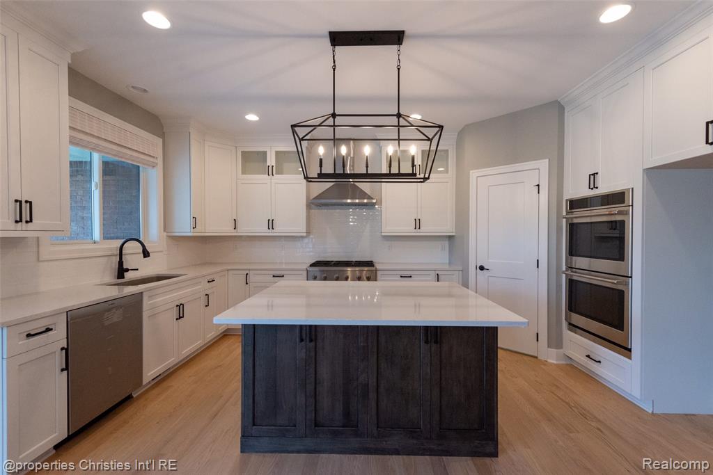 1933 Shane Court, Oxford, MI 48370 — photo 2