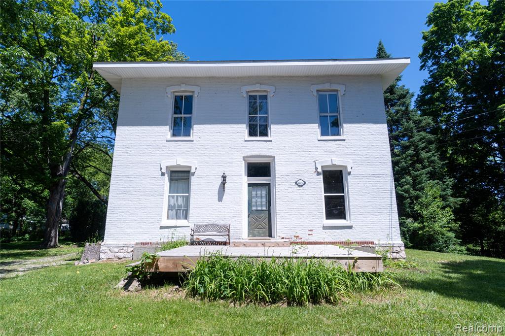 807 Baird Street — photo