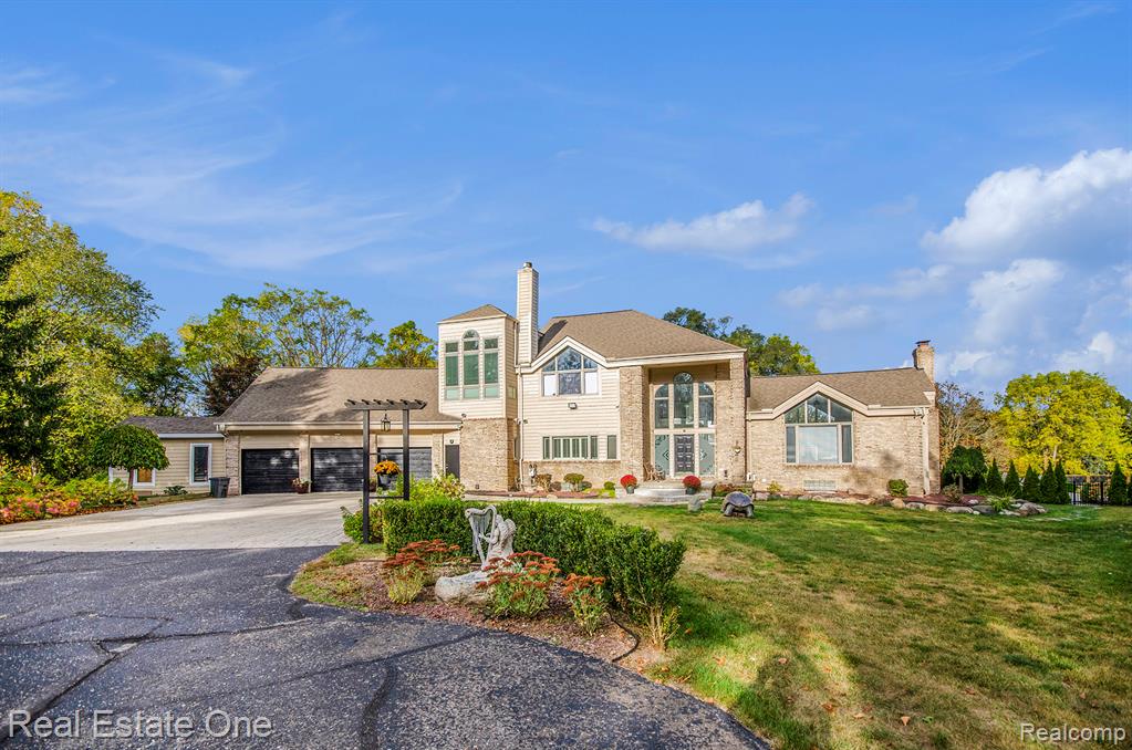 5772 N Rochester Road, Rochester, MI 48306