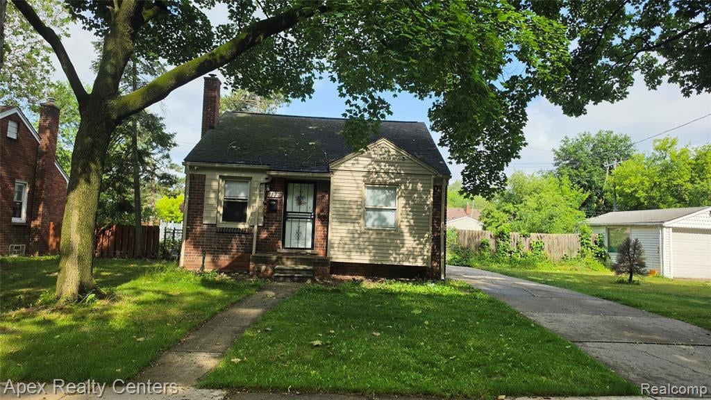1172 Blackstone Street — photo