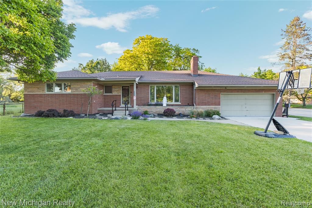8359 Chicago Road — photo