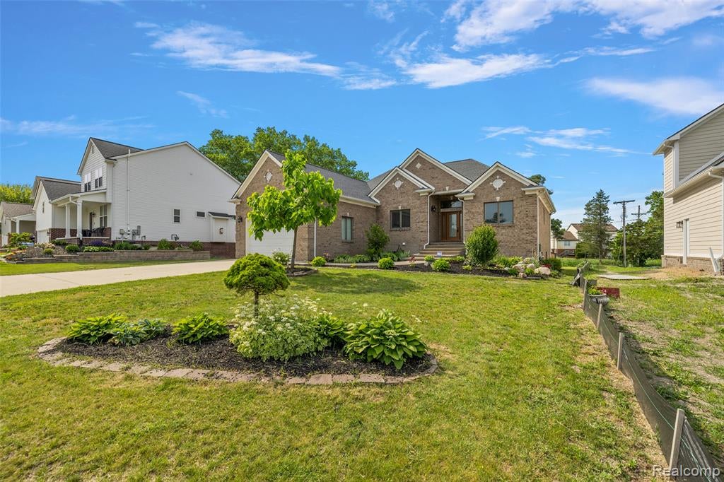 1820 Crimson Ridge Drive — photo