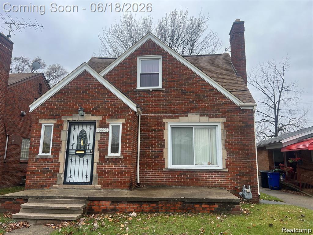 18693 Whitcomb Street — photo