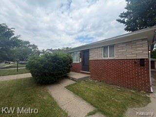 19394 Algonac Street — photo
