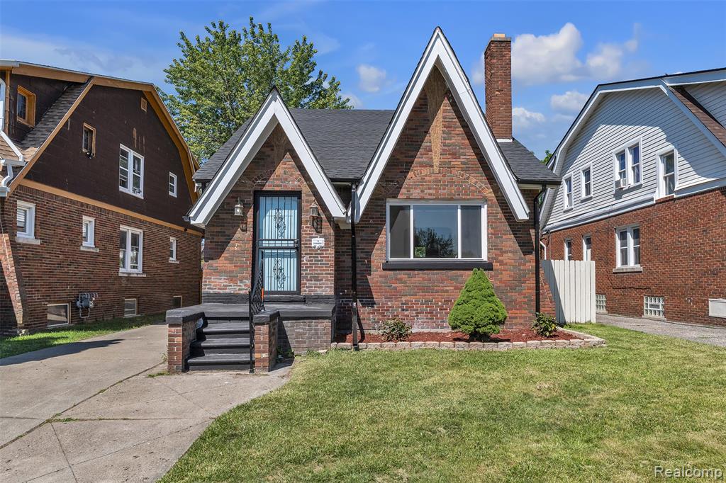 14521 Sussex Street — photo