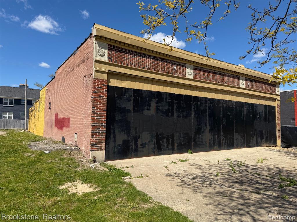 606 W Huron Street — photo