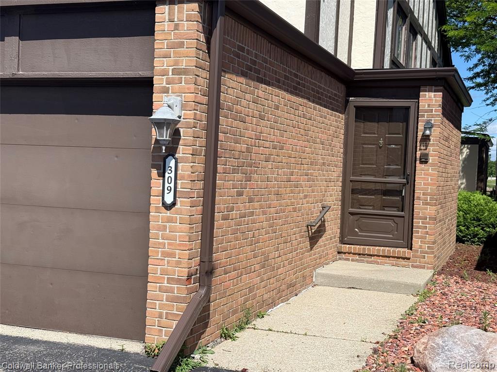 309 Country Club Drive 25 — photo