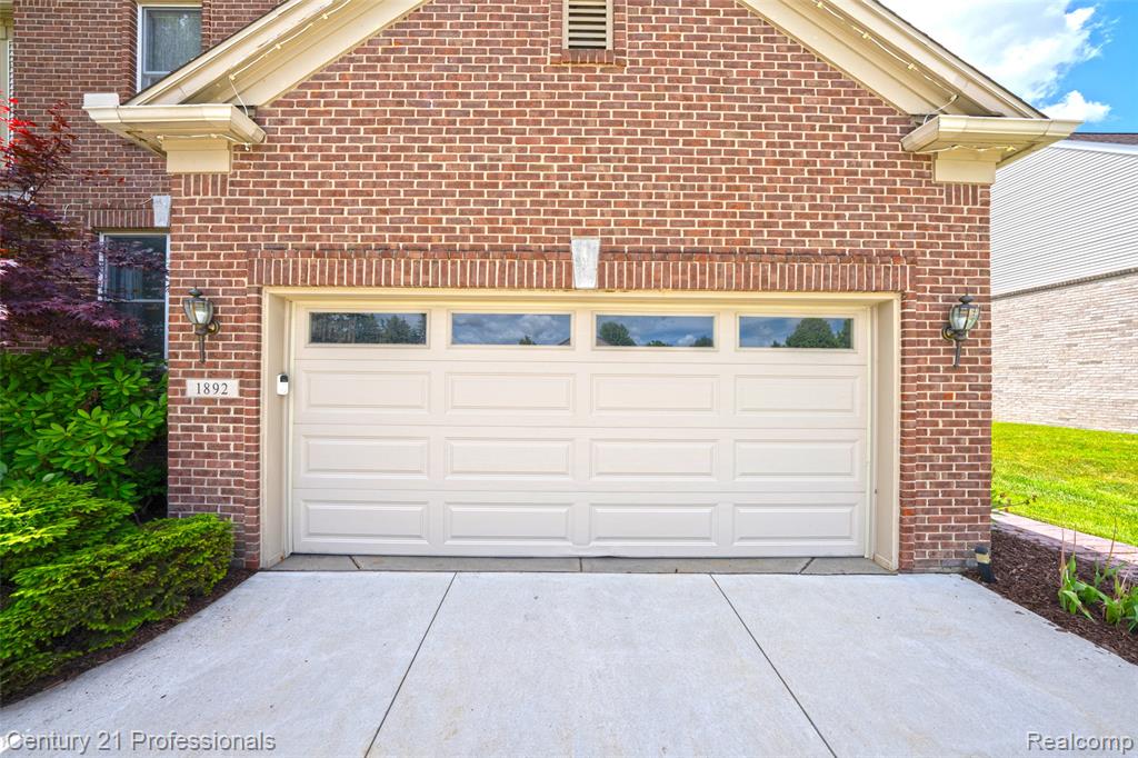 1892 Ring Neck Drive, Rochester, MI 48307 — photo 2
