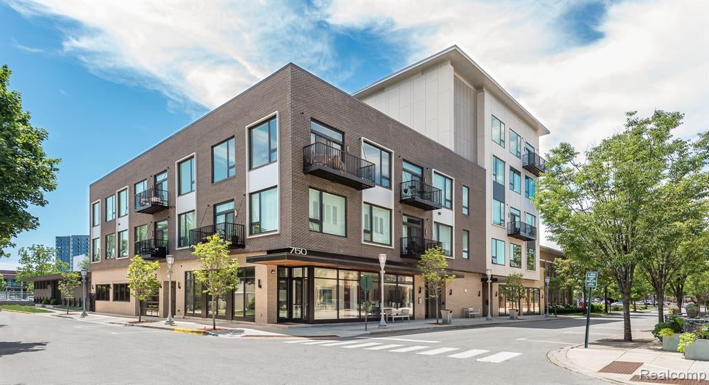 750 Forest Ave 502 — photo