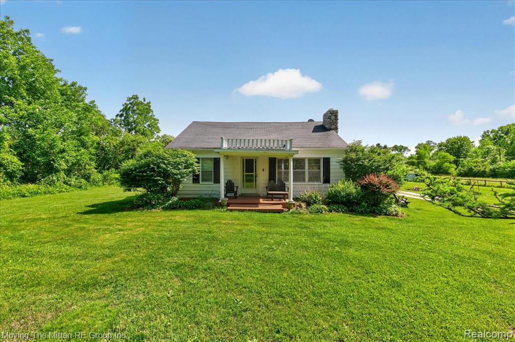6390 Brookville Road — photo